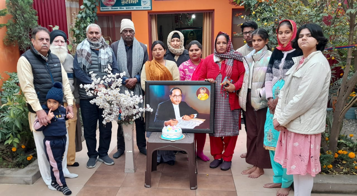 On the arrival of the new year 2024, by bowing before the picture of Babasaheb Ambedkar ji, he vowed to follow the path shown by him.